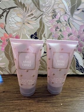 Ariana Grande ARI Pink Body Lotion Duo